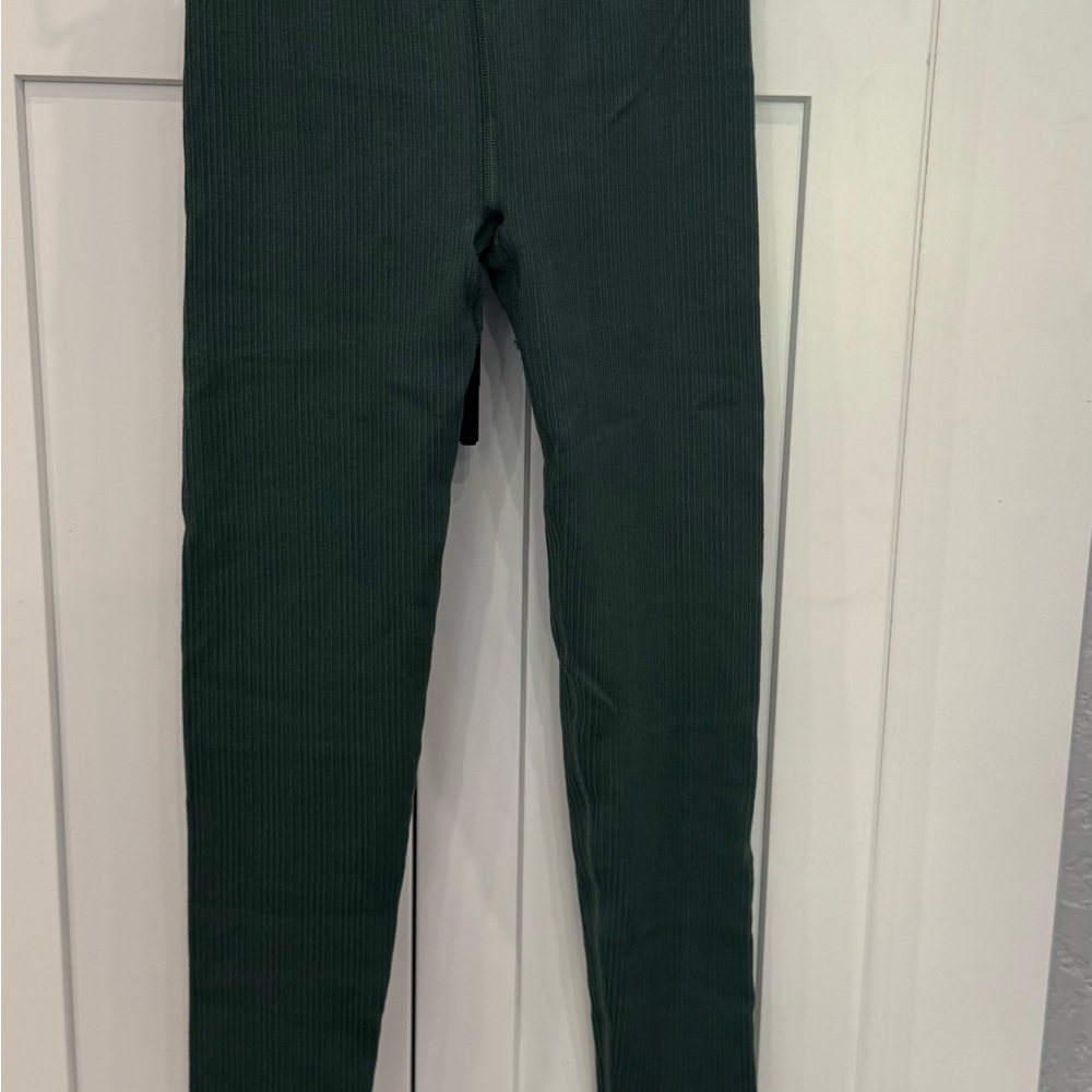 All In Motion- Forest Green Ribbed Leggings - Large